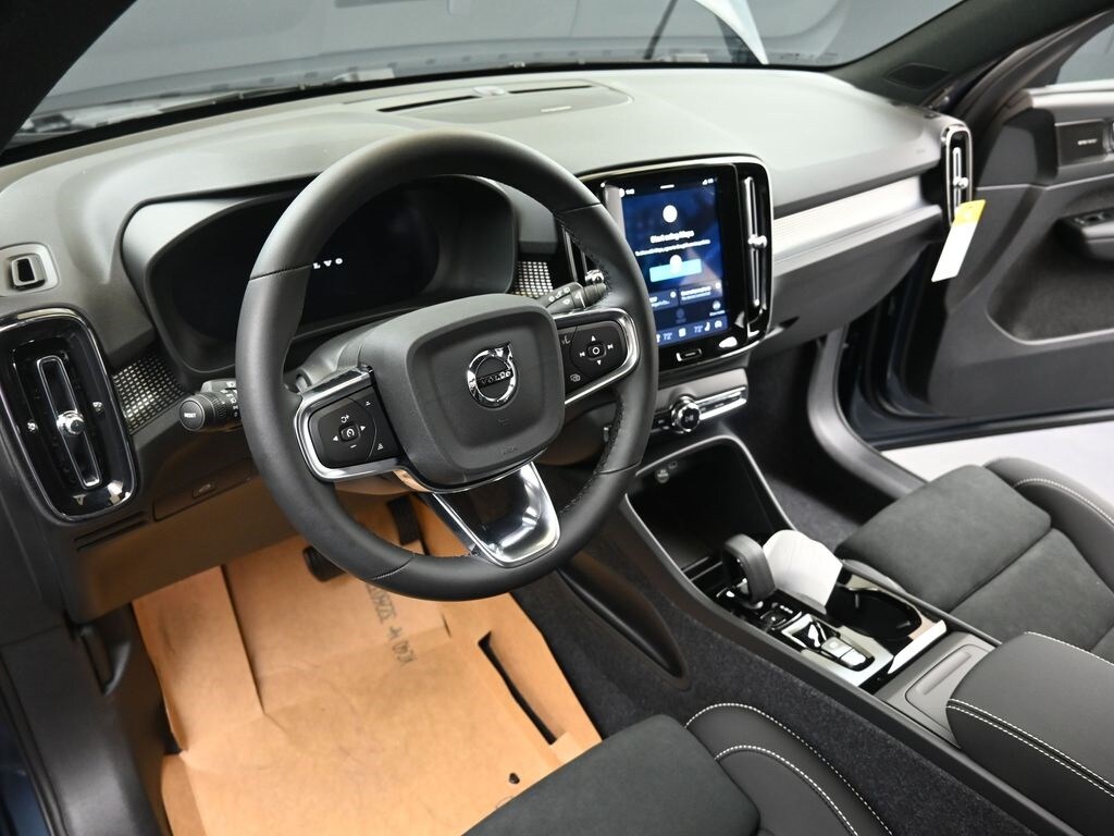 2026 Volvo XC40 Ultra Black Edition - Photo 22