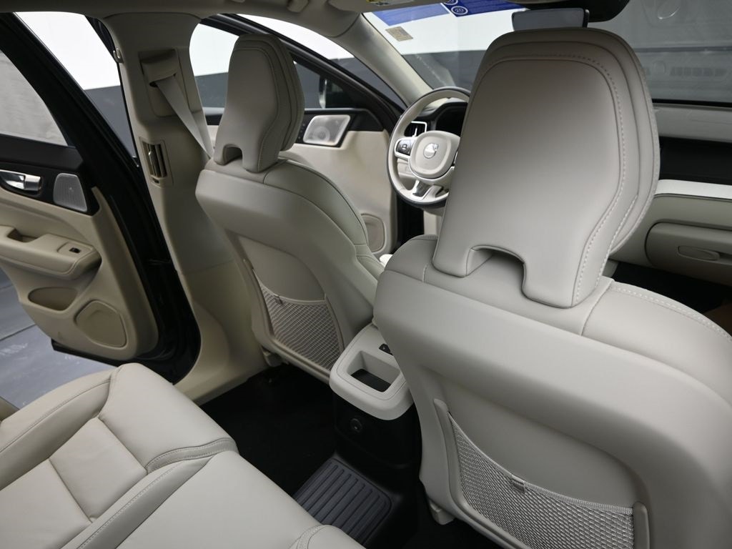 2026 Volvo XC60 Ultra - Photo 15