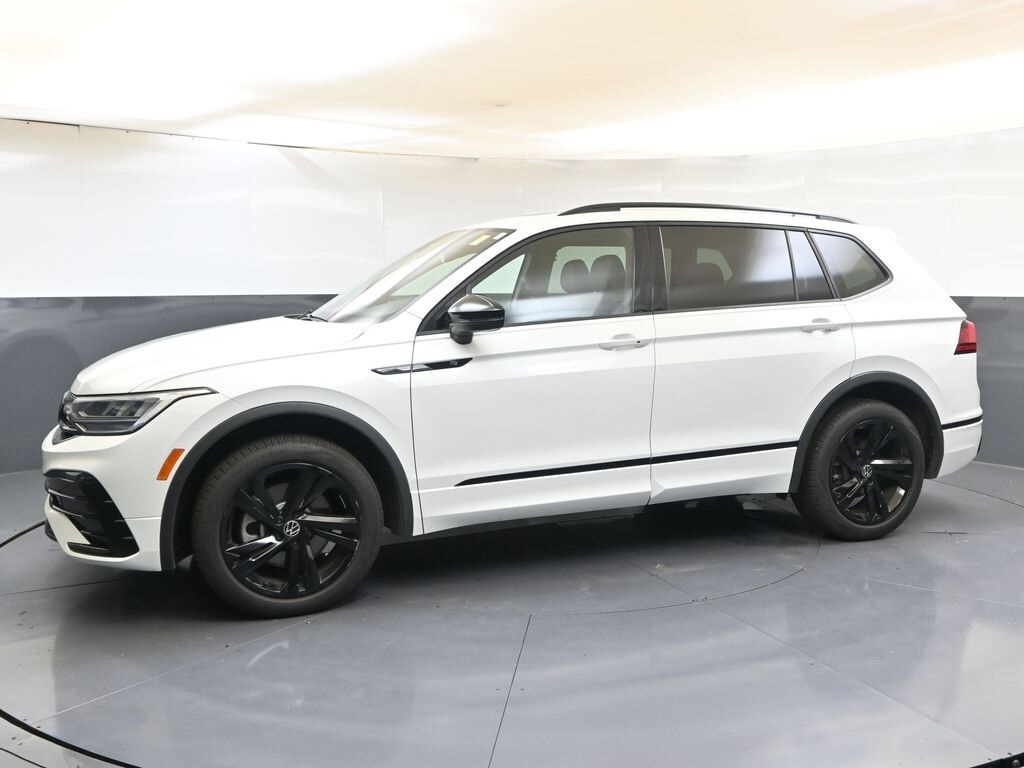 2024 Volkswagen Tiguan SE R-Line Black photo 2
