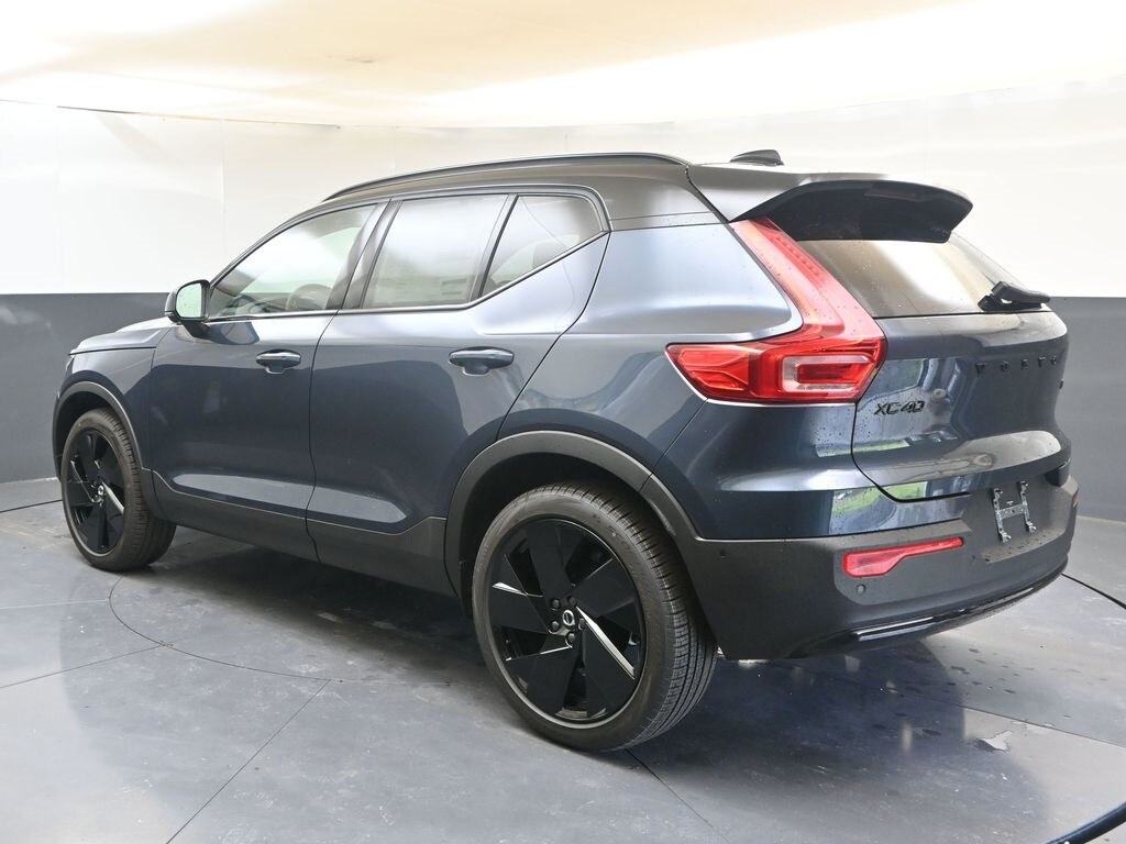 2026 Volvo XC40 Ultra Black Edition - Photo 3