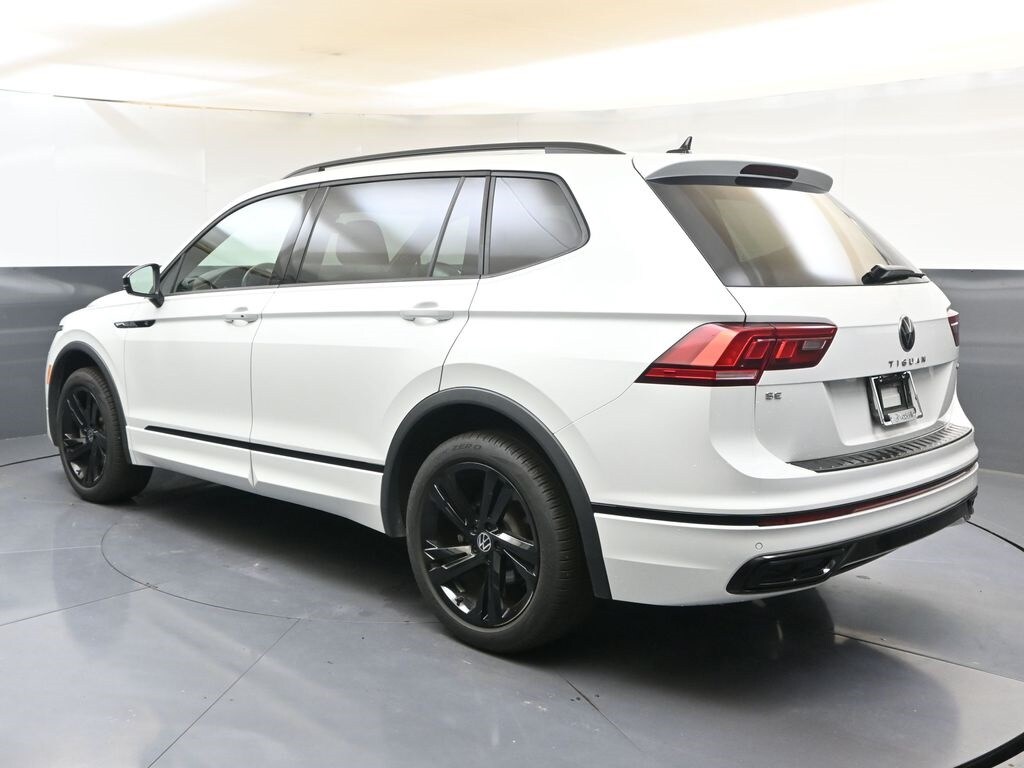 2024 Volkswagen Tiguan SE R-Line Black photo 3