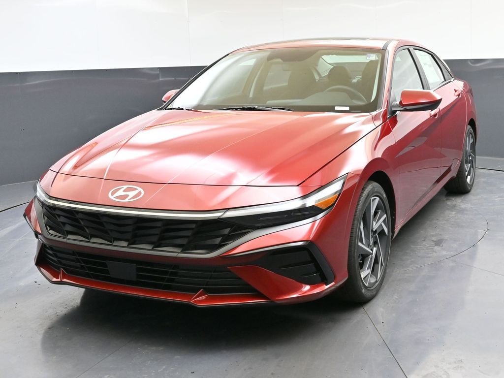 Used 2025 Hyundai Elantra SEL Convenience Sedan