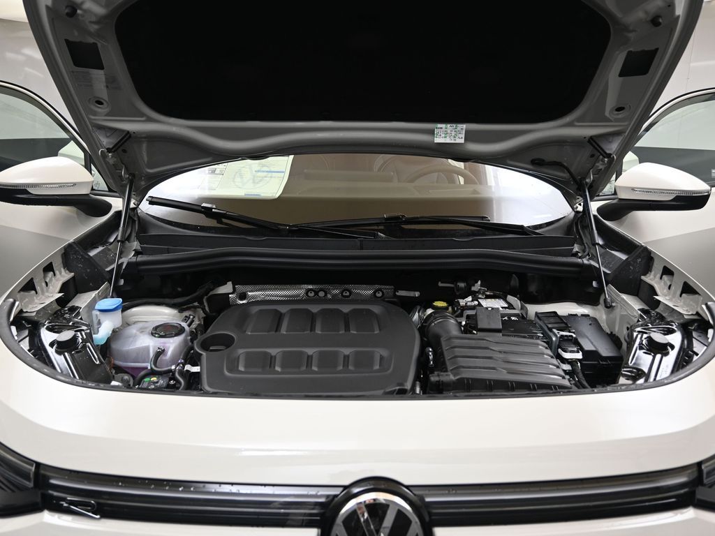 2026 Volkswagen Tiguan SEL R-LINE TURBO - Photo 9