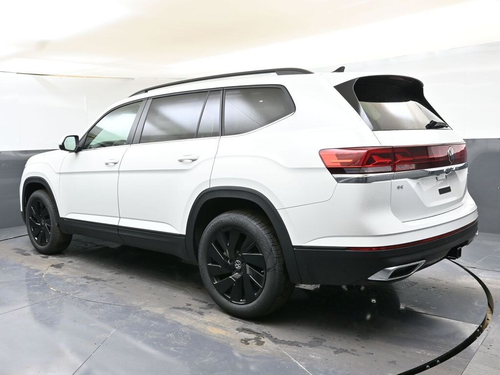 Used 2025 Volkswagen Atlas 2.0T SE w/Technology SUV