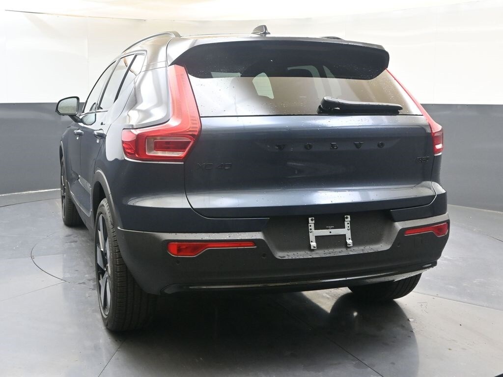 2026 Volvo XC40 Ultra Black Edition - Photo 4