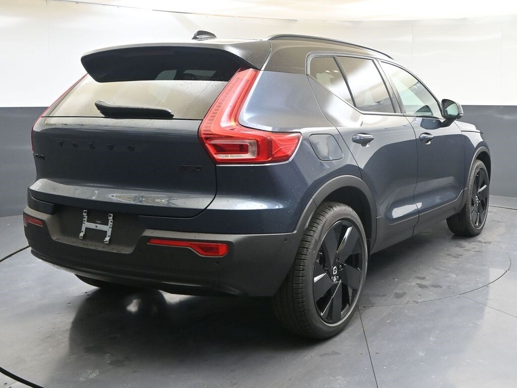 2026 Volvo XC40 Ultra Black Edition - Photo 5
