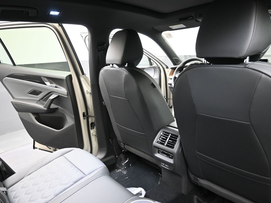 2026 Volkswagen Tiguan SEL R-LINE TURBO - Photo 15