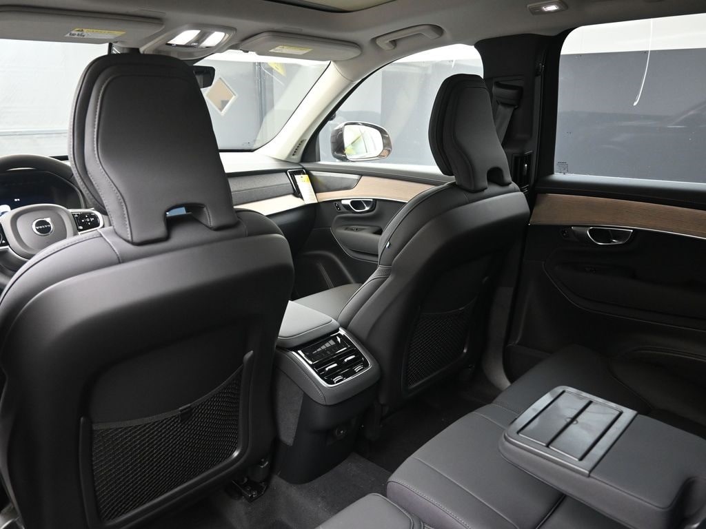 2026 Volvo XC90 Plus - Photo 21