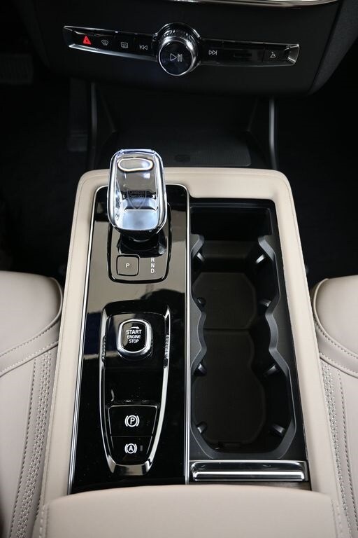 2026 Volvo XC90 Plus - Photo 36