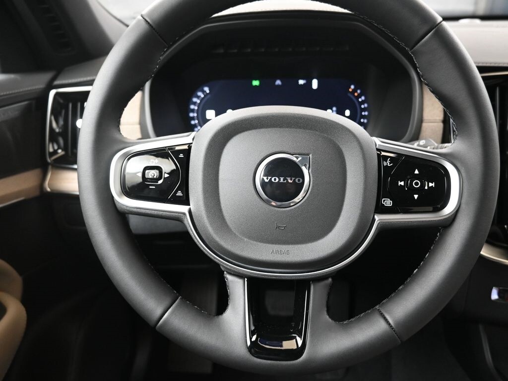 2026 Volvo XC90 Plus - Photo 28