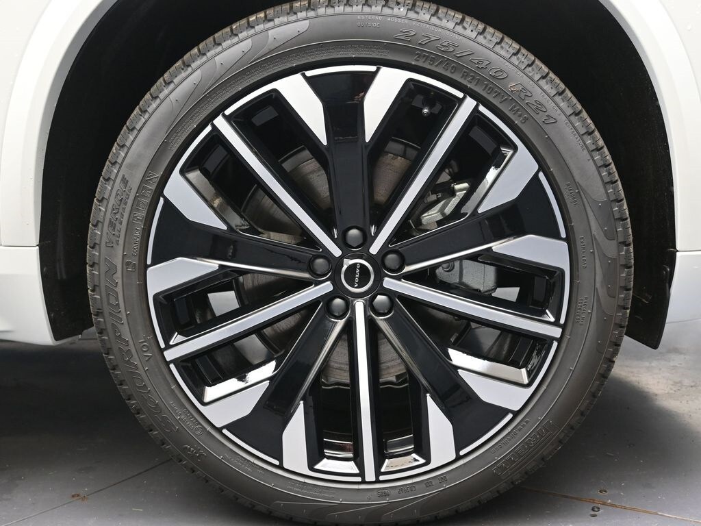 2026 Volvo XC90 Plus - Photo 9