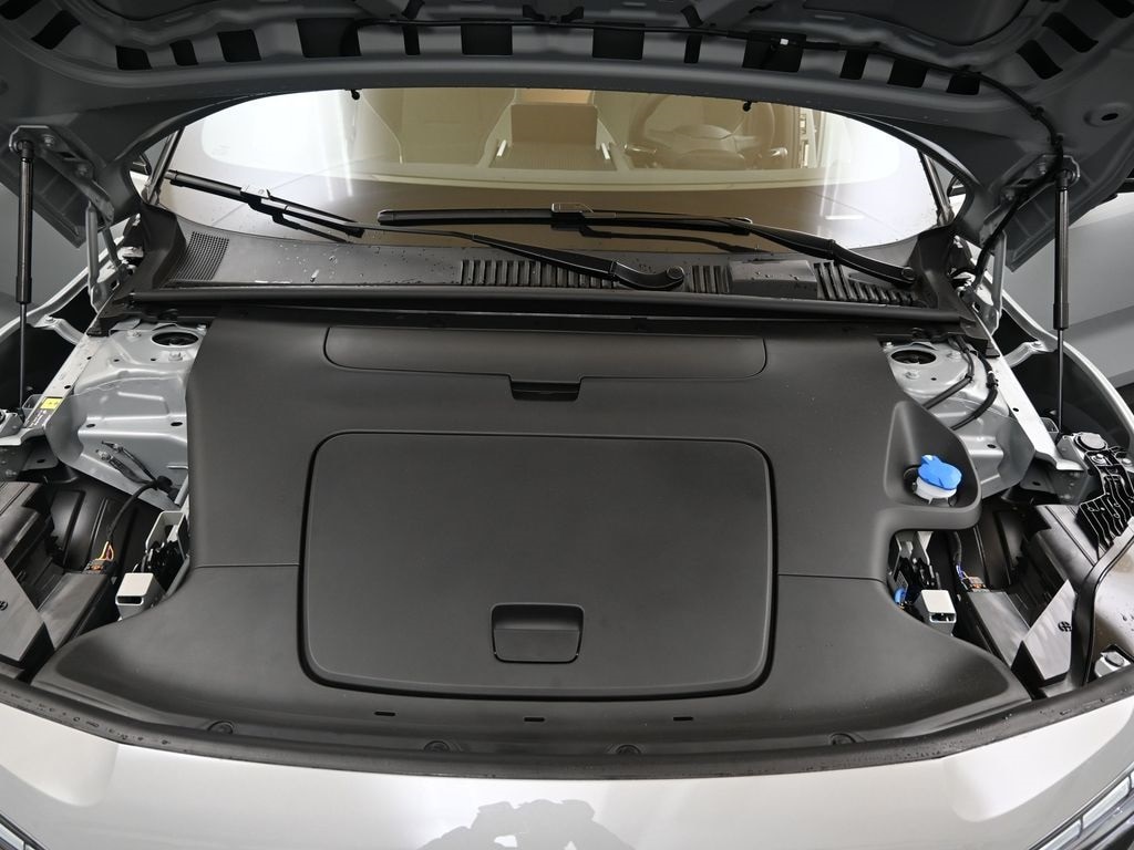 2026 Volvo EX30 Ultra - Photo 10