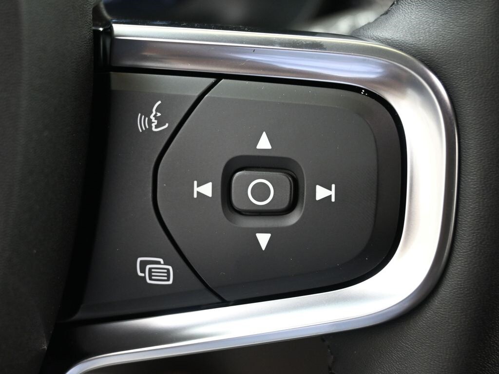 2026 Volvo XC40 Ultra Black Edition - Photo 28