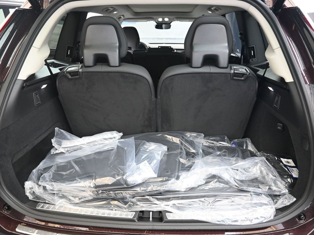 2026 Volvo XC90 Plus - Photo 19