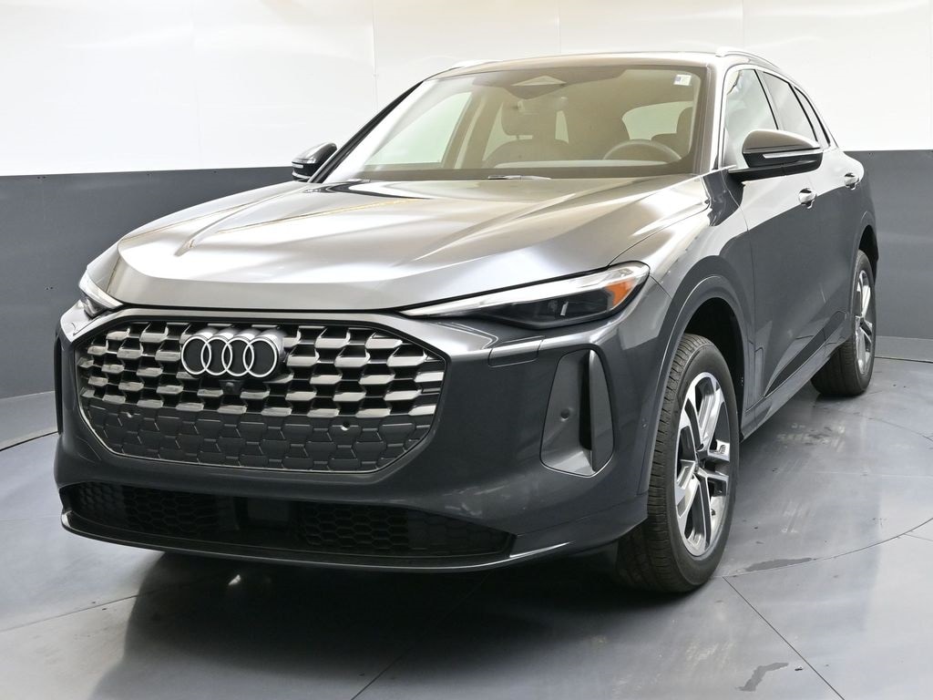 2025 Audi New Q5 Premium's photo