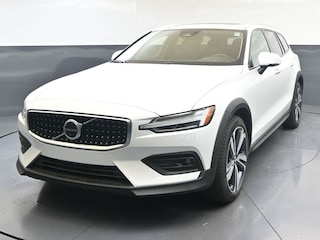 2026 Volvo V60 Cross Country B5 Plus Wagon
