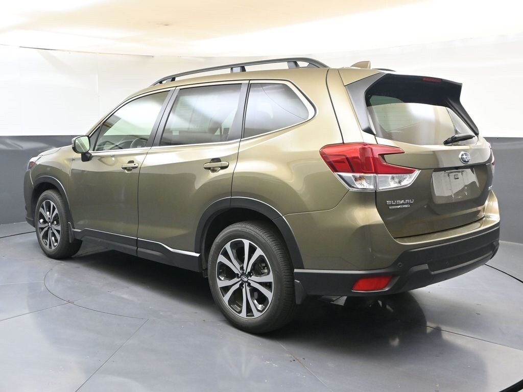 2022 Subaru Forester Limited photo 3