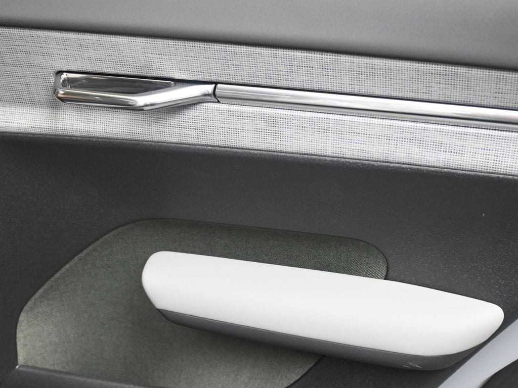 2026 Volvo EX30 Ultra - Photo 14