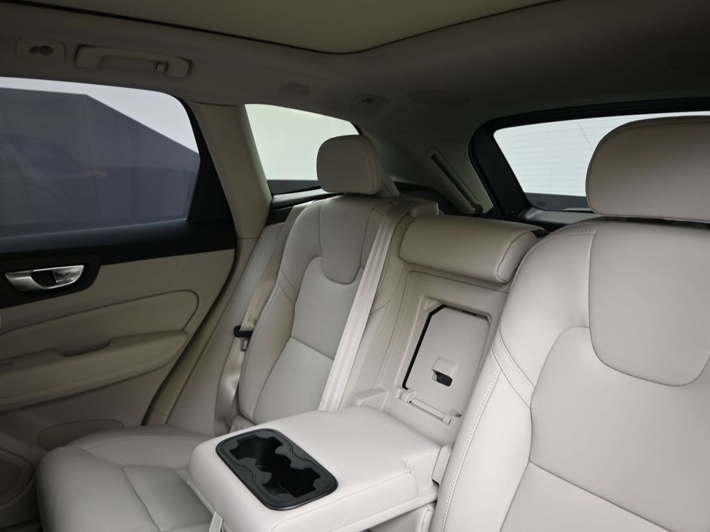 2026 Volvo XC60 Ultra - Photo 19