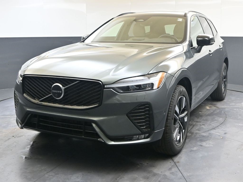 2026 Volvo XC60 Plus's photo
