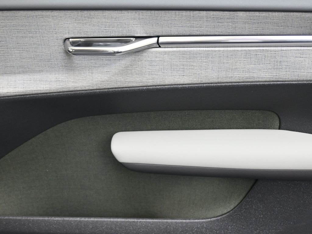 2026 Volvo EX30 Ultra - Photo 11