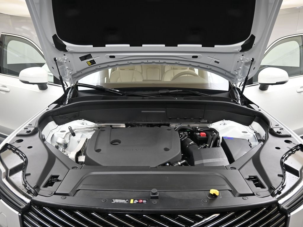 2026 Volvo XC90 Plus - Photo 10