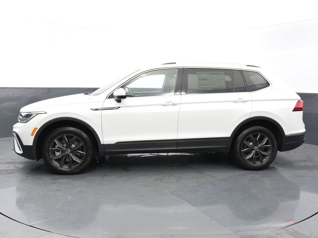 Used 2024 Volkswagen Tiguan SE with VIN 3VV2B7AX2RM104654 for sale in Kalamazoo, MI