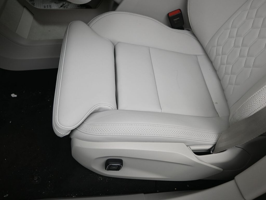 2025 Volvo EX90 Ultra - Photo 21