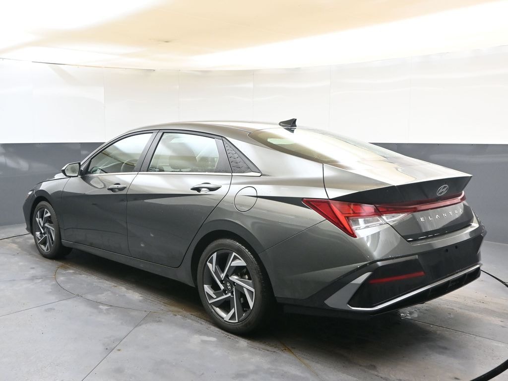 Used 2024 Hyundai Elantra SEL Sedan