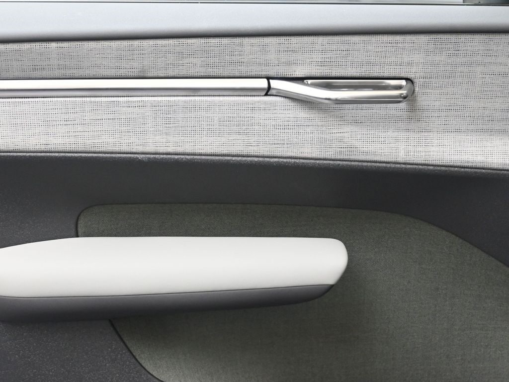2026 Volvo EX30 Ultra - Photo 20