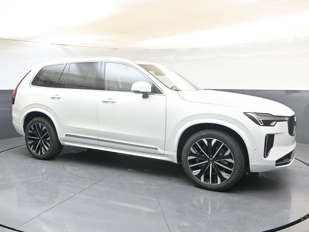 2026 Volvo XC90 Plus - Photo 7