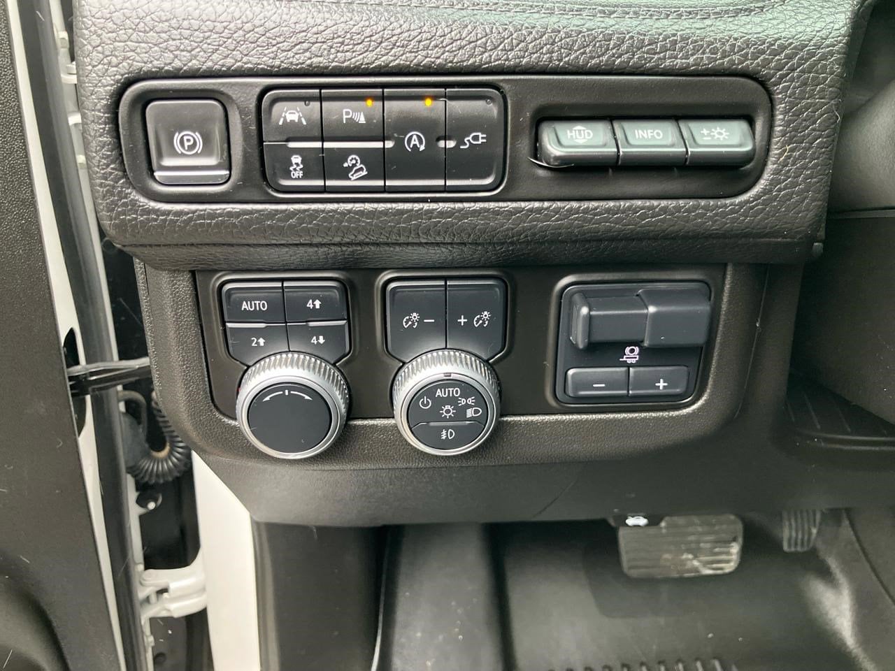 2021 GMC Yukon Denali - Photo 14