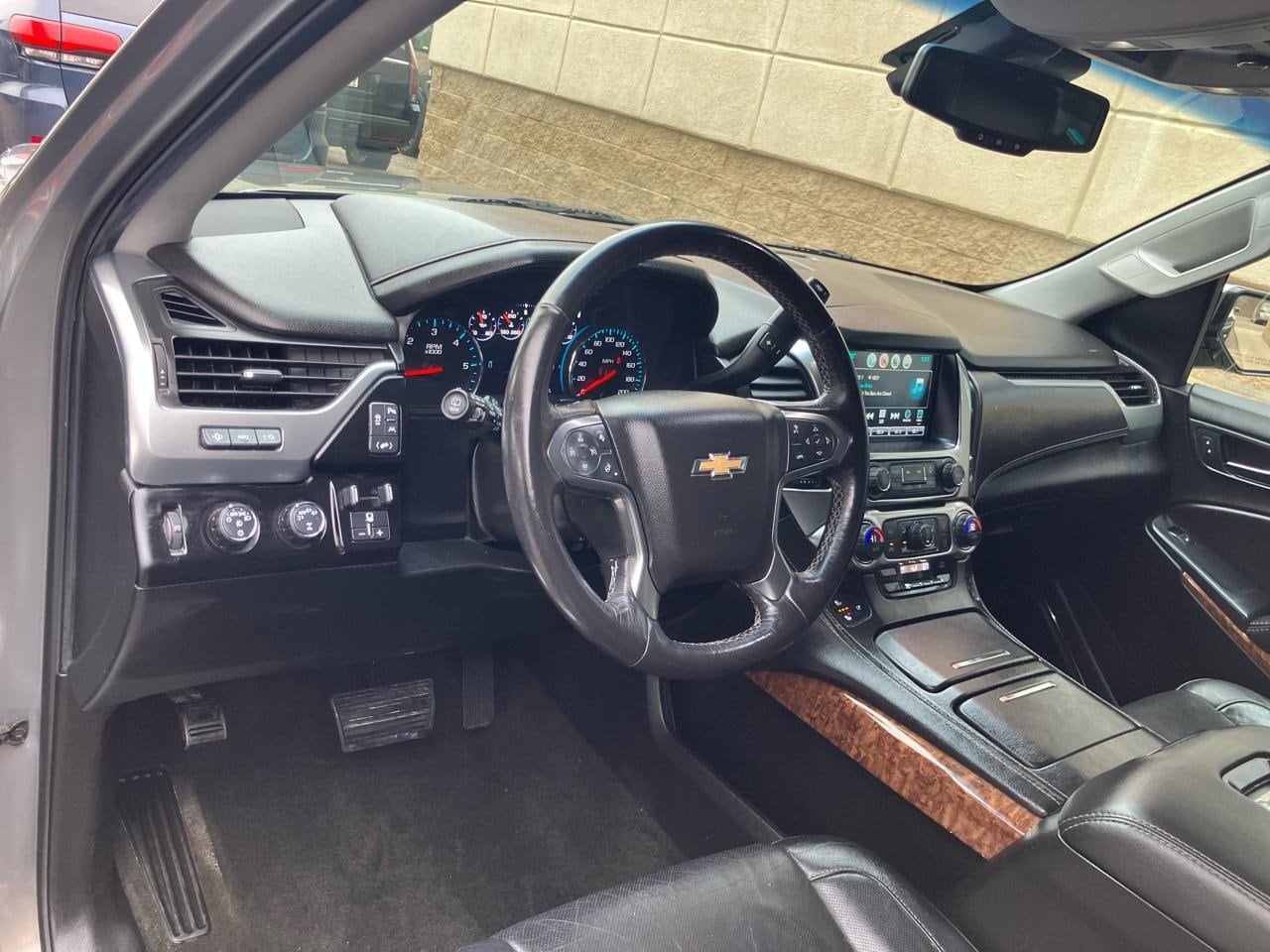2017 Chevrolet Suburban Premier - Photo 12