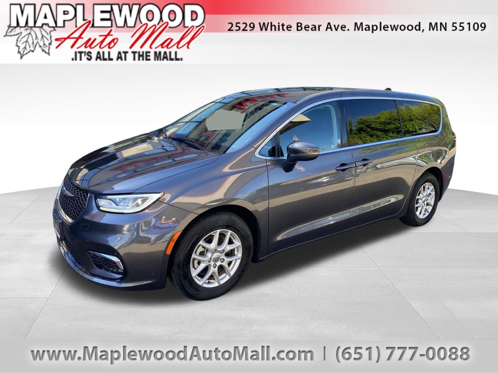 2023 Chrysler Pacifica Touring L's photo