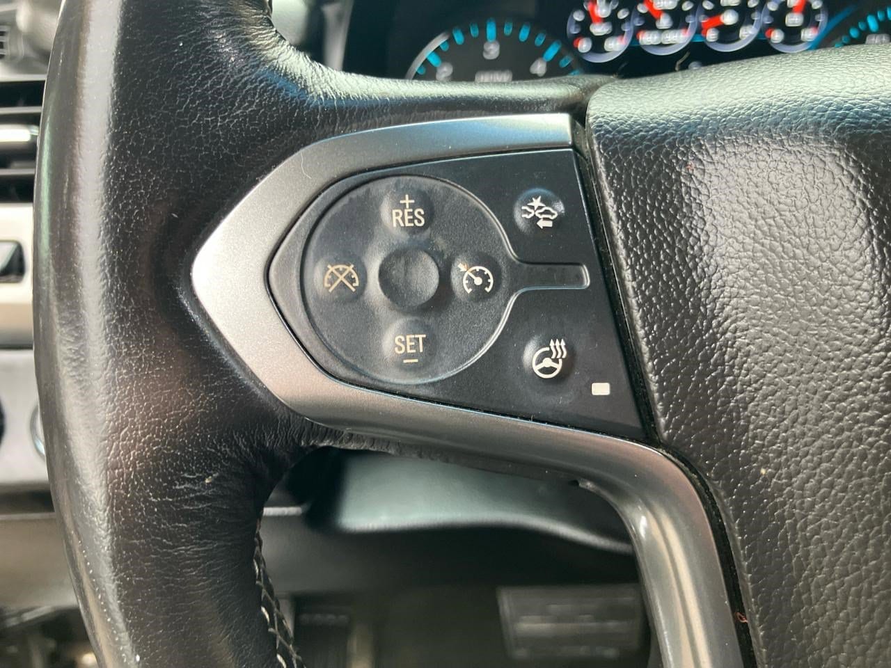 2017 Chevrolet Suburban Premier - Photo 15