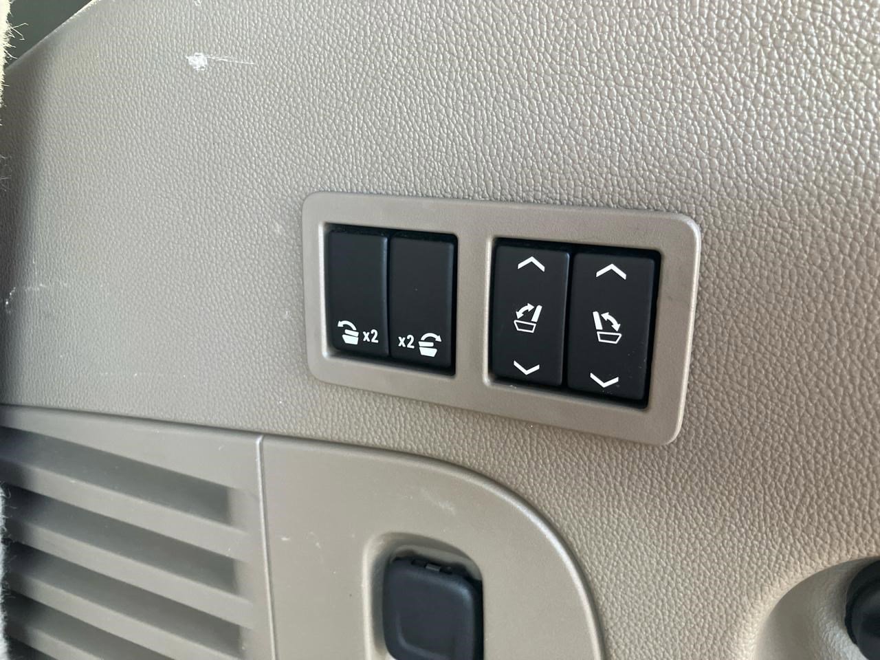 2018 GMC Yukon SLT - Photo 32