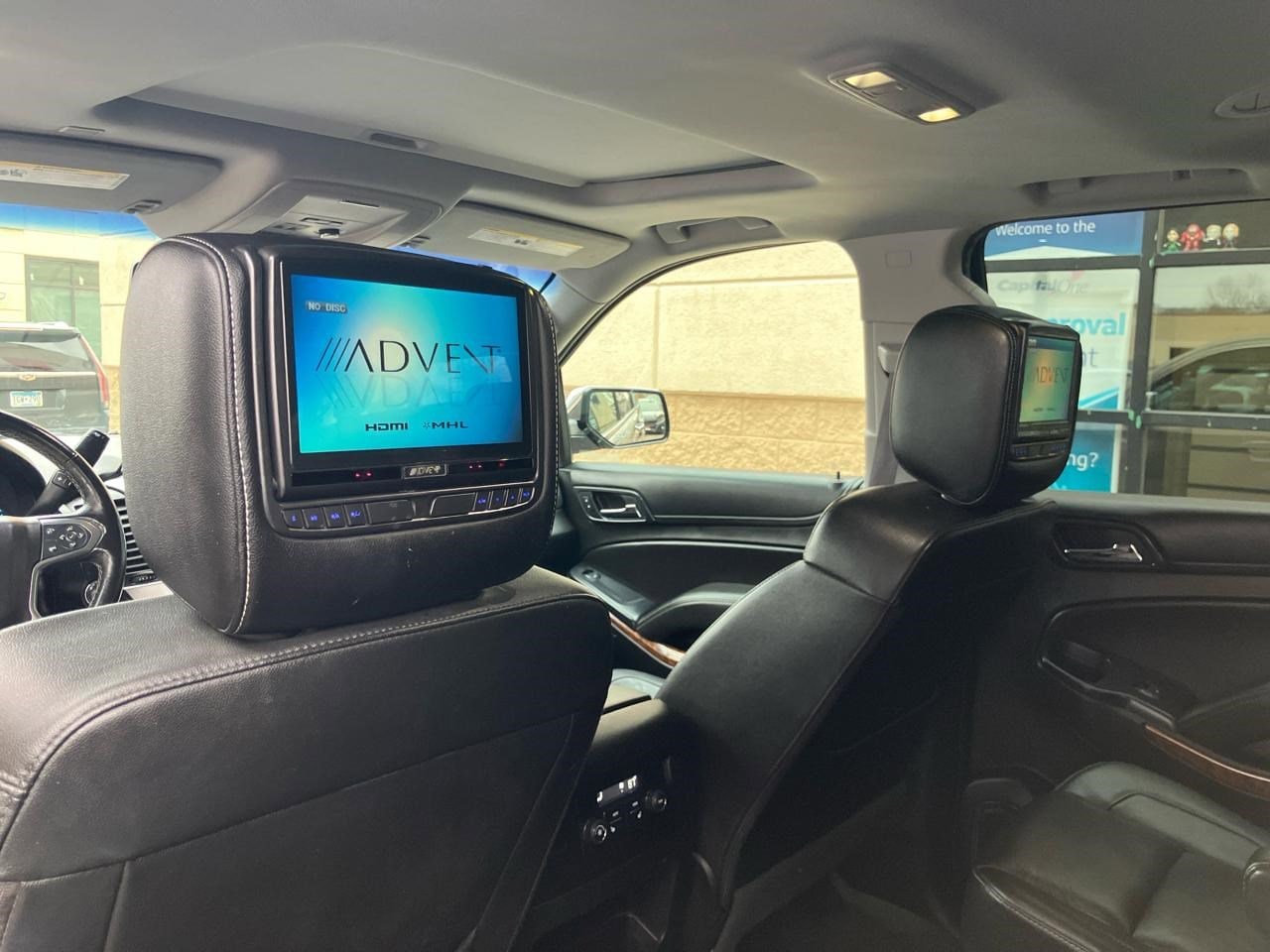 2017 Chevrolet Suburban Premier - Photo 25