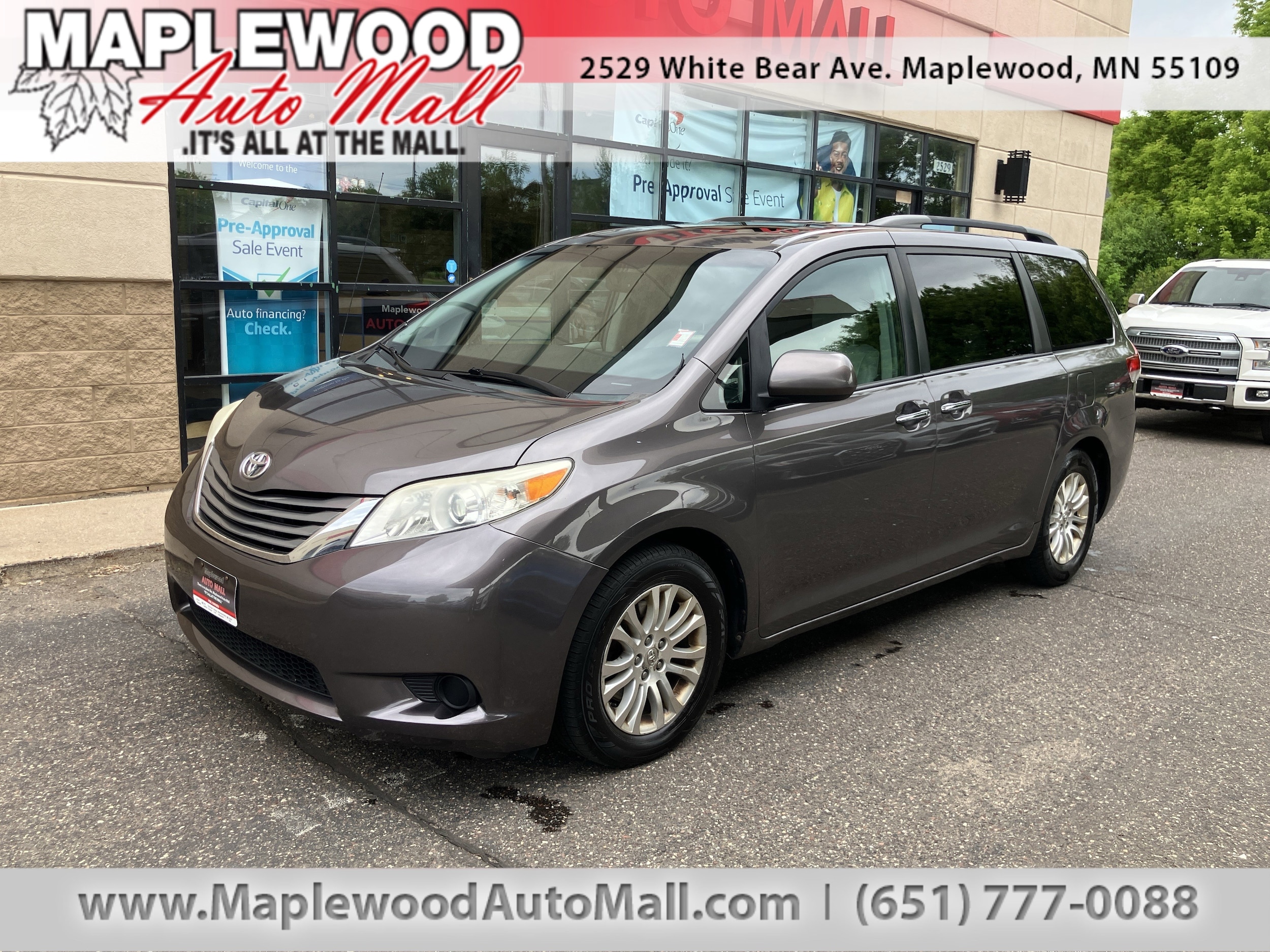 2012 Toyota Sienna's photo
