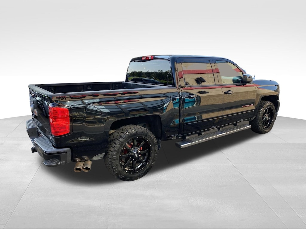 Used 2018 Chevrolet Silverado 1500 LT w/2LT Truck Crew Cab