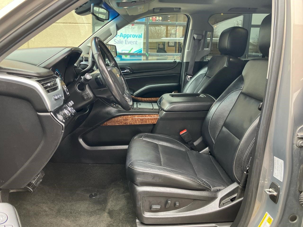 2017 Chevrolet Suburban Premier - Photo 11