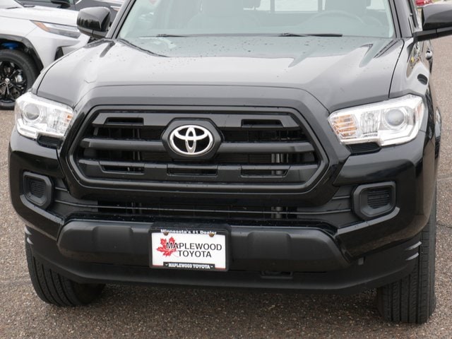 Used 2017 Toyota Tacoma SR with VIN 5TFSX5EN7HX053464 for sale in Maplewood, Minnesota