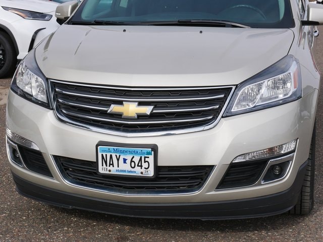 Used 2015 Chevrolet Traverse 1LT with VIN 1GNKVGKD1FJ123979 for sale in Maplewood, Minnesota