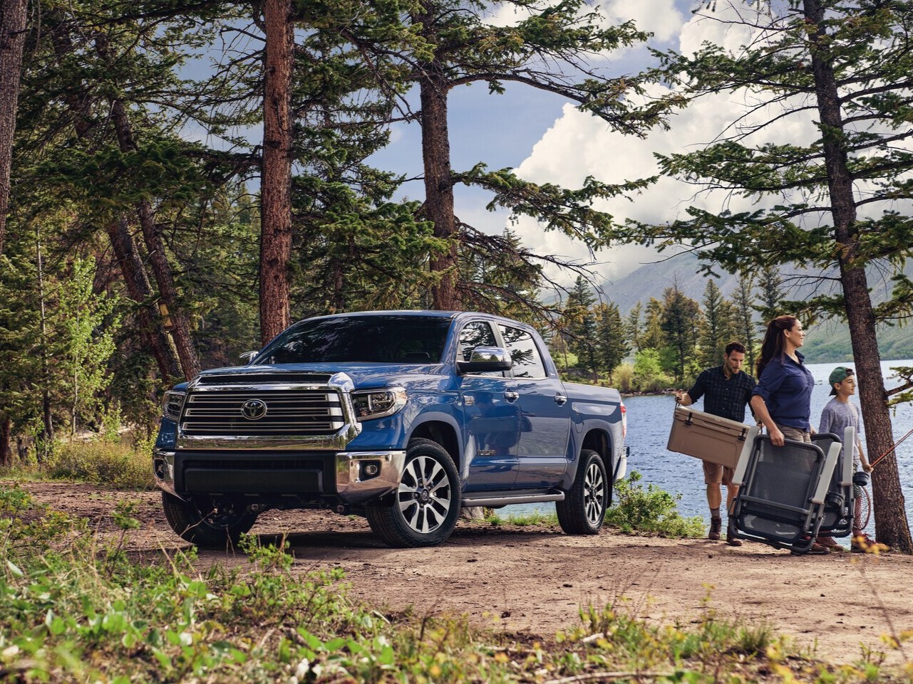 Toyota Dealership Serving Minneapolis, MN Maplewood Toyota