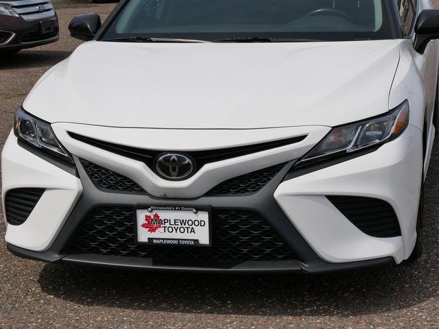 Used 2020 Toyota Camry SE with VIN 4T1G11AK2LU383966 for sale in Maplewood, MN