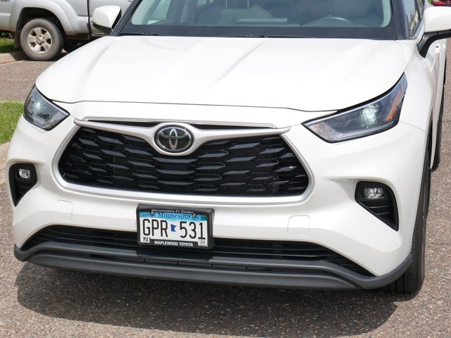 Certified 2021 Toyota Highlander XLE with VIN 5TDGZRBH1MS123210 for sale in Maplewood, Minnesota