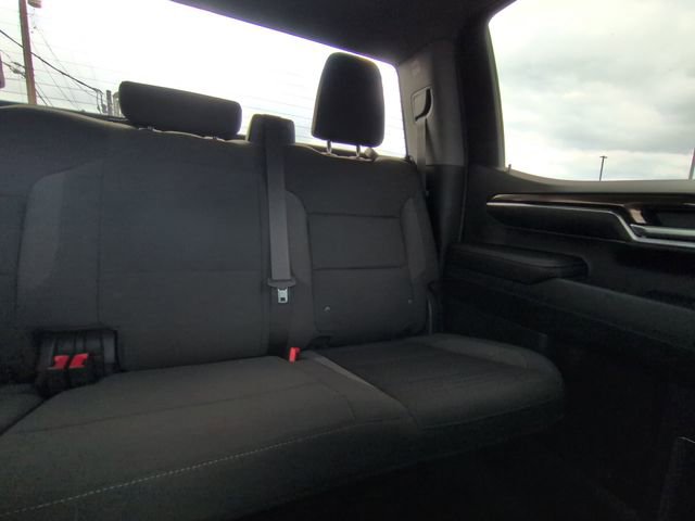 2023 Chevrolet Silverado 1500 LT - Photo 6
