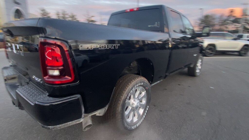 New 2026 Ram 2500 BIG HORN CREW CAB 4X4 6'4 BOX Pickup