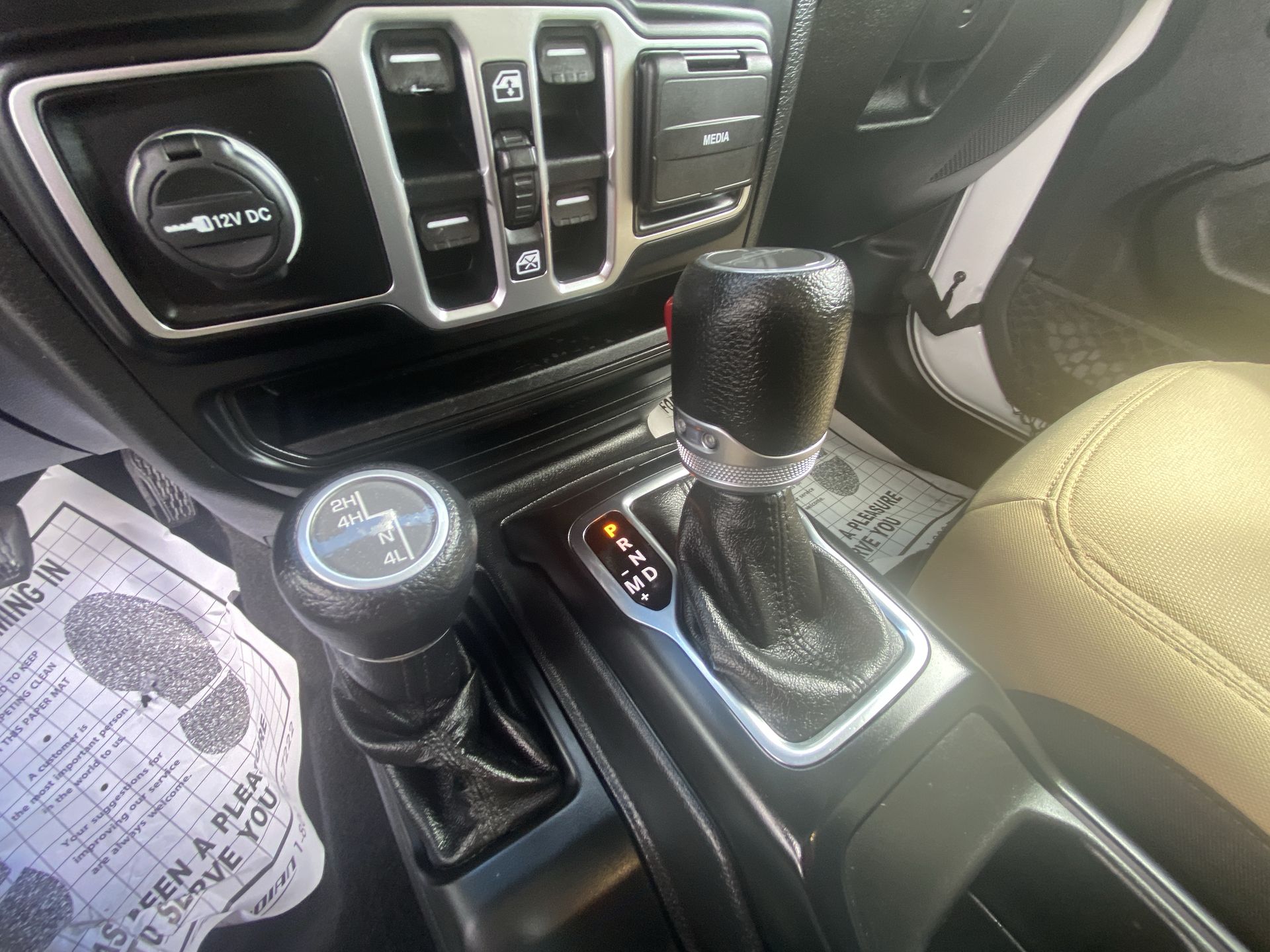 2021 Jeep Gladiator Sport S - Photo 19