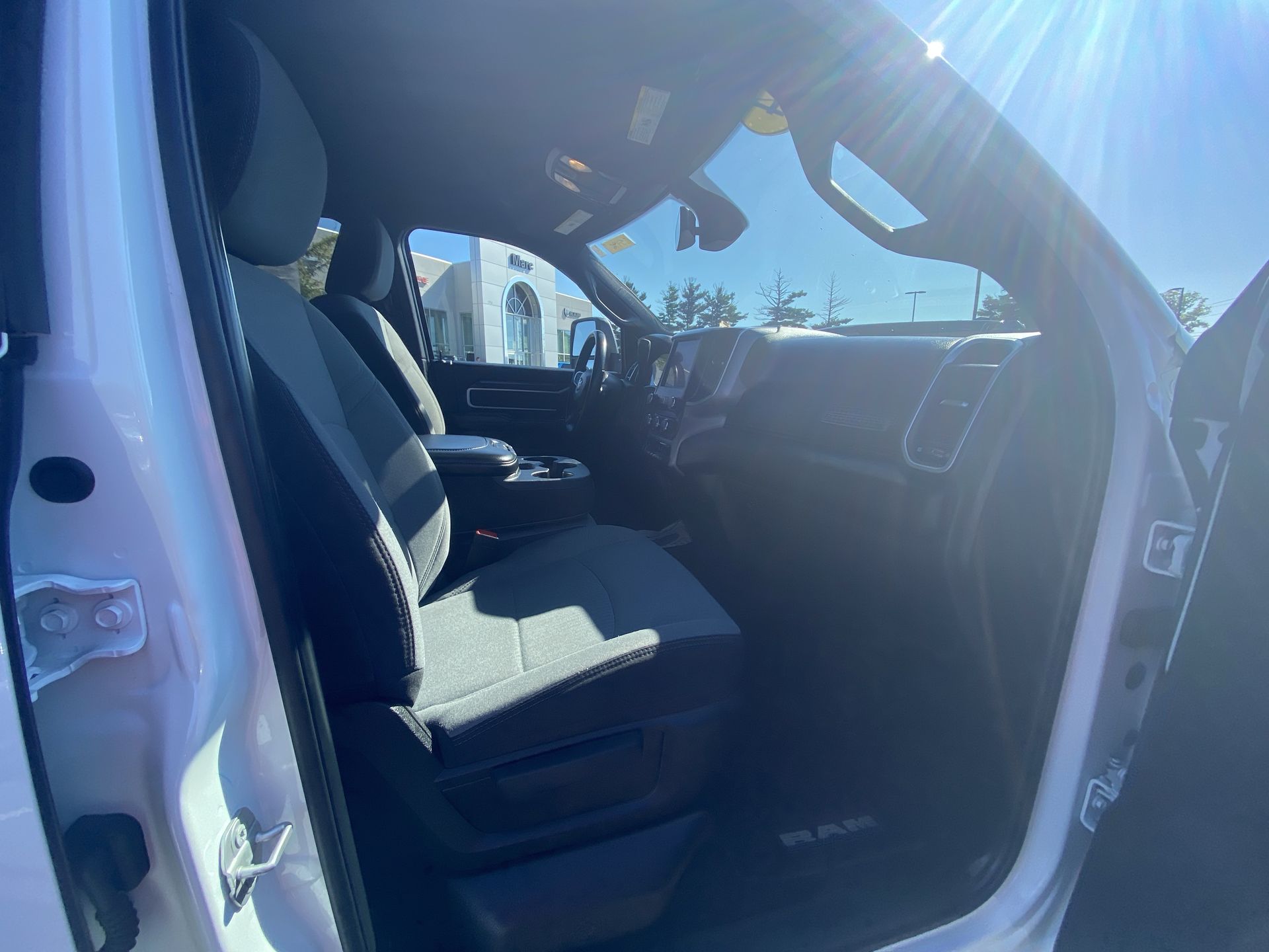 2024 RAM Ram 3500 Pickup Big Horn - Photo 23