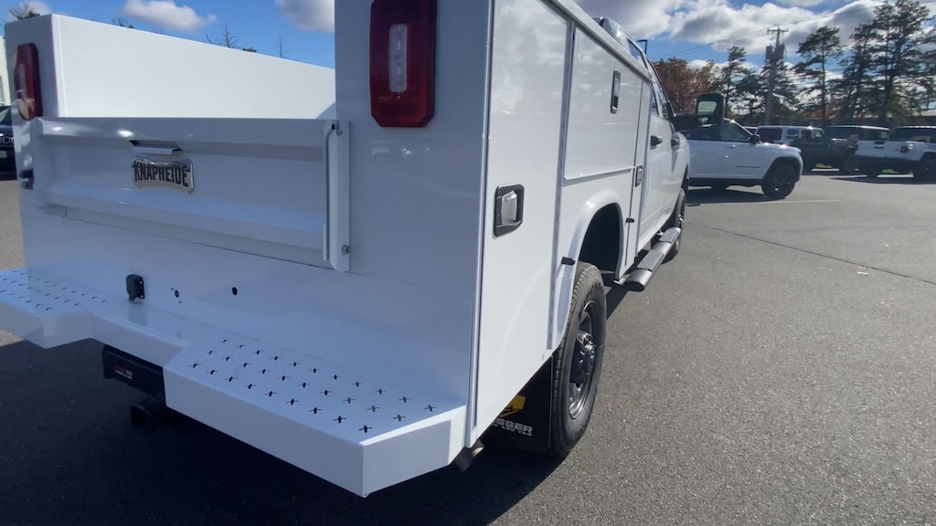 New 2025 Ram 2500 TRADESMAN CREW CAB 4X4 6'4 BOX Pickup